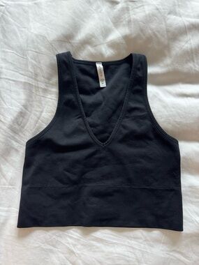 Athleta Black Ribbed V-Neck Crop Tank
